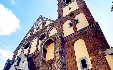 Instandsetzung und Restaurierung der Pfarrkirche St. Anton - Ostansicht