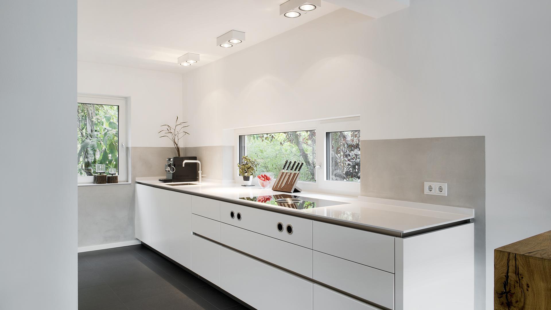 Bild: Moderne Küche in der modernisierten Doppelhaushälfte