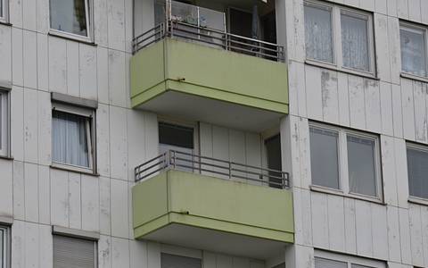Bild: Bestand vor der Sanierung - Balkone Hochhaus 1